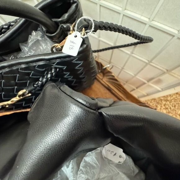 a.New.Day,Woman purse  $22 Each,Black,Zipper,Pockets,shoulder bags,Medium.! - Picture 5 of 10